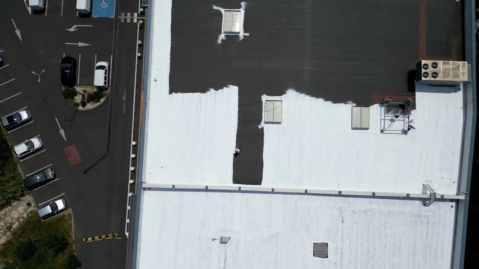 Toiture traitee en Cool Roof par 2KM Beziers