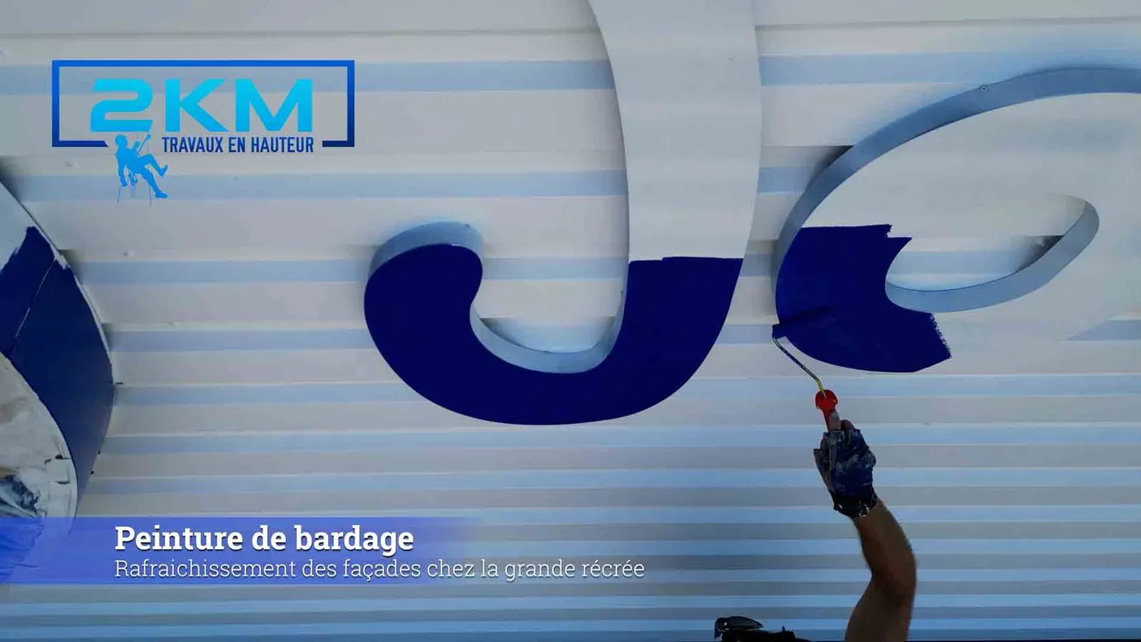 Peinture enseigne sur bardage metallique