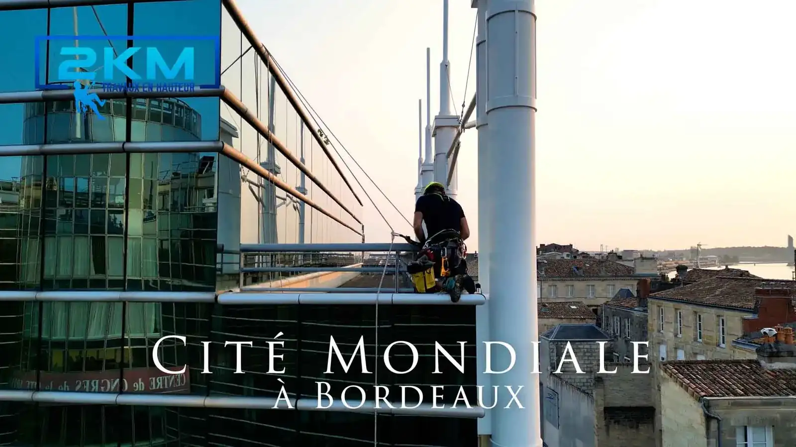 Nettoyage de Vitres a la Cite Mondiale du Vin - Photo 1