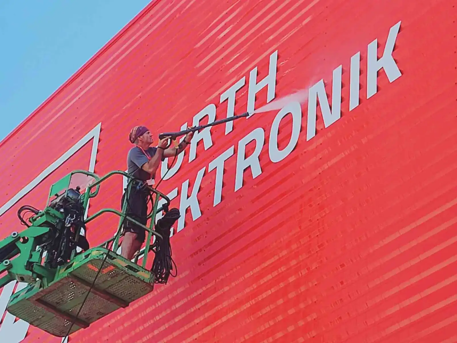 Nettoyage de bardage en hauteur