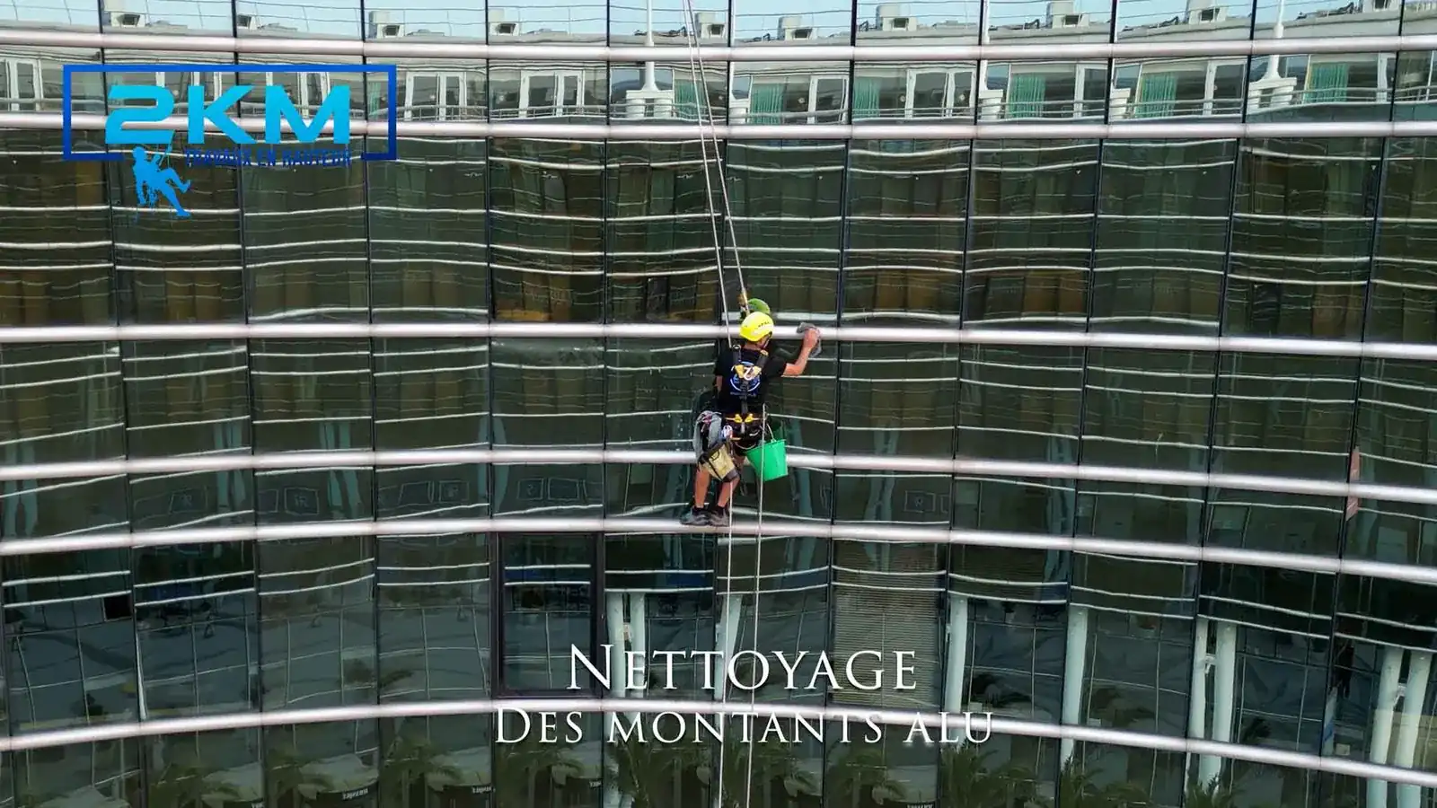 Cordiste nettoyage en hauteur